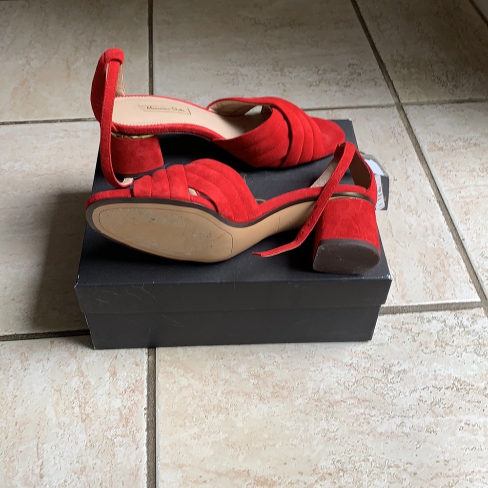 Shoes - Picture 4 of 4